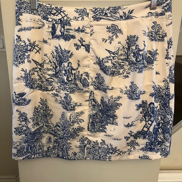 Adorable Toile Miniskirt - Picture 2 of 6